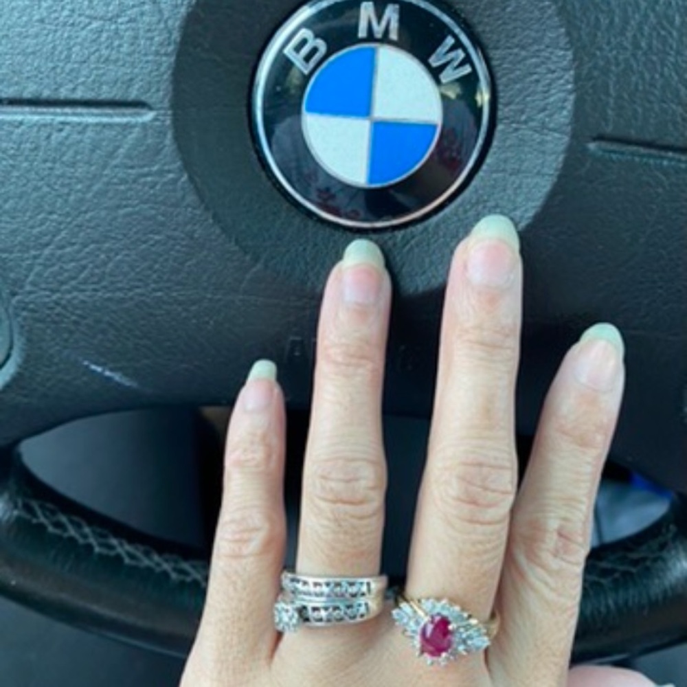 Elegant 2 stack Silver Ring 💍 w/  small diamond in the centre